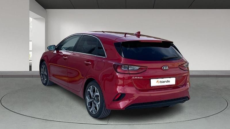 Usado Kia Ceed 120 CV (88 kW) 2020 Rojo Utilitario