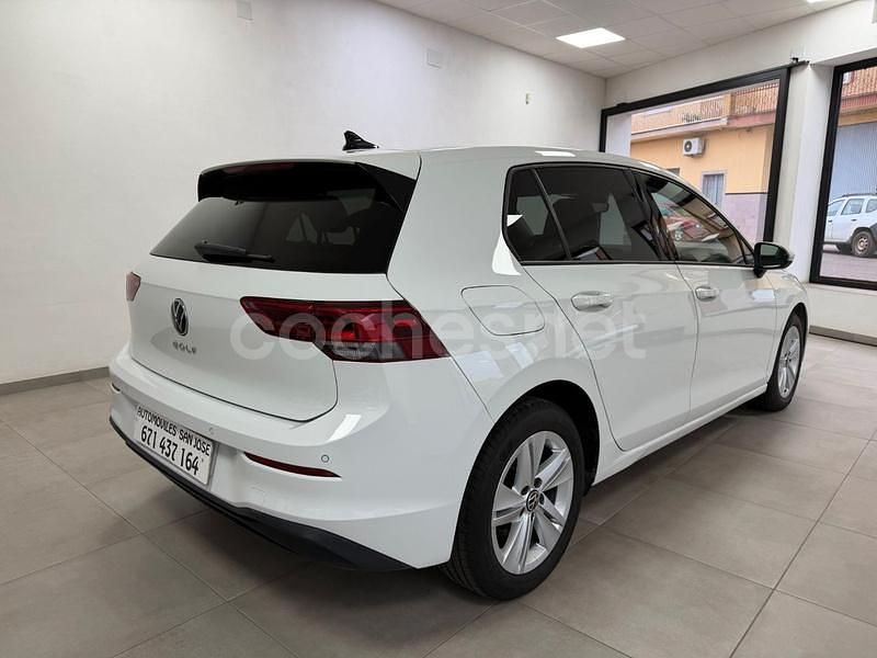 Usado VW Golf VIII Life 115 CV (84 kW) 2021 Blanco Berlina
