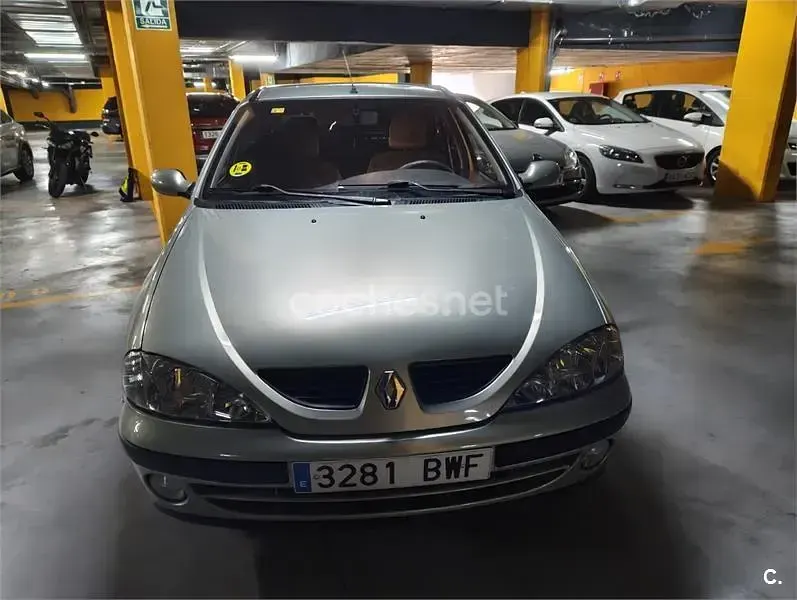 Usado Renault Mégane GrandTour Authentique 110 CV (80 kW) 2003 Verde Familiar