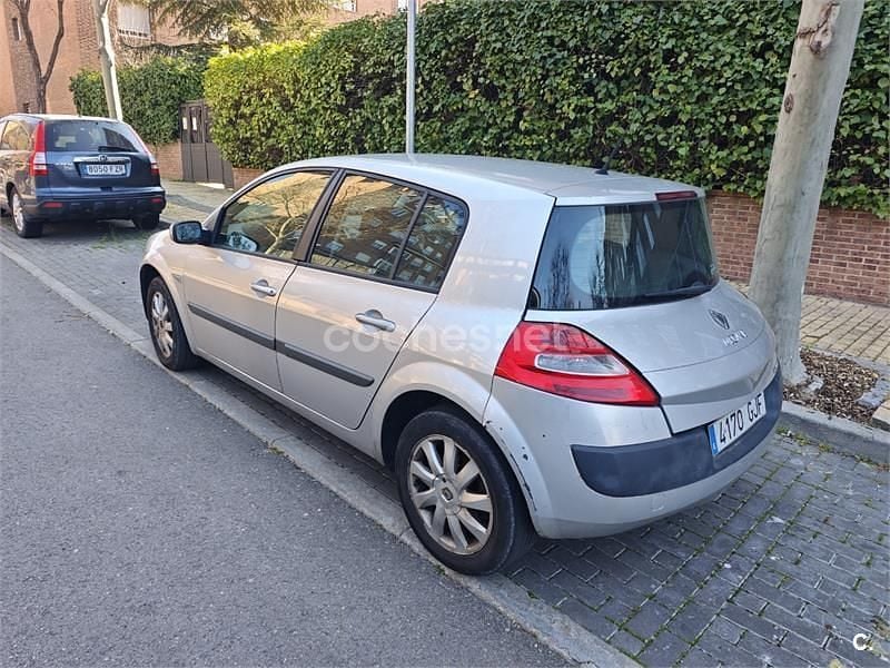 Usado Renault Mégane II 105 CV (77 kW) 2008 Gris / plata Berlina