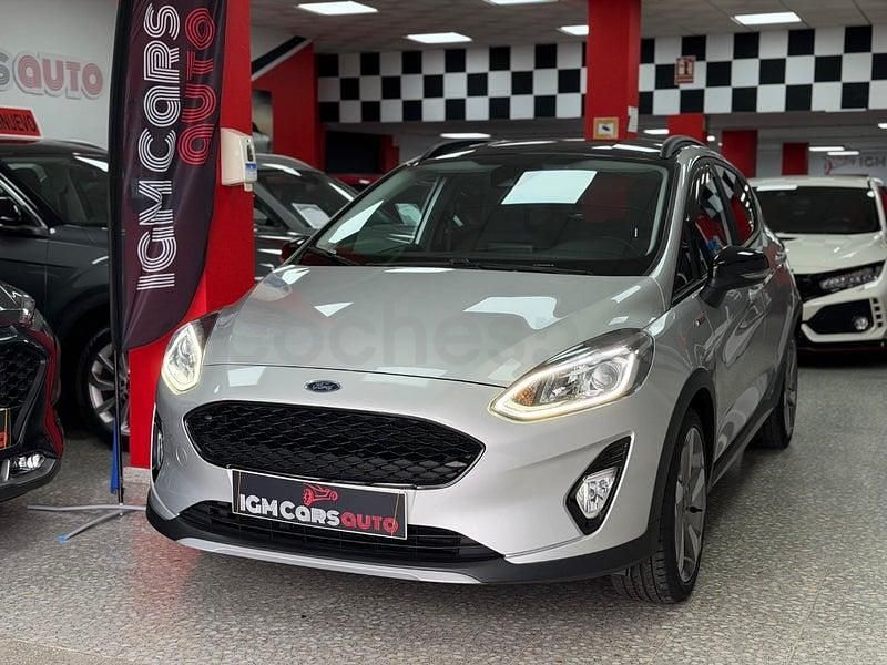 Usado Ford Fiesta Active 100 CV (73 kW) 2019 Gris / plata Utilitario