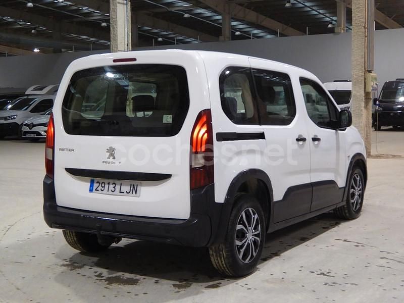 Usado Peugeot Rifter Active 100 CV (73 kW) 2020 Blanco Monovolumen