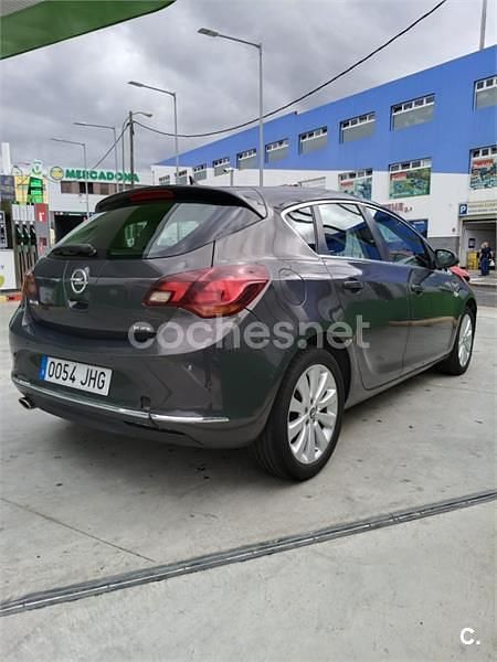 Gris / plata Usado 2016 Opel Astra Selective Berlina | 5490 € (Super precio) - Imagen 1/4