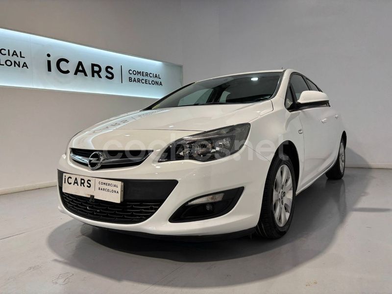 Blanco Usado 2016 Opel Astra Dynamic Berlina | 6990 € (Precio justo) - Imagen 1/4