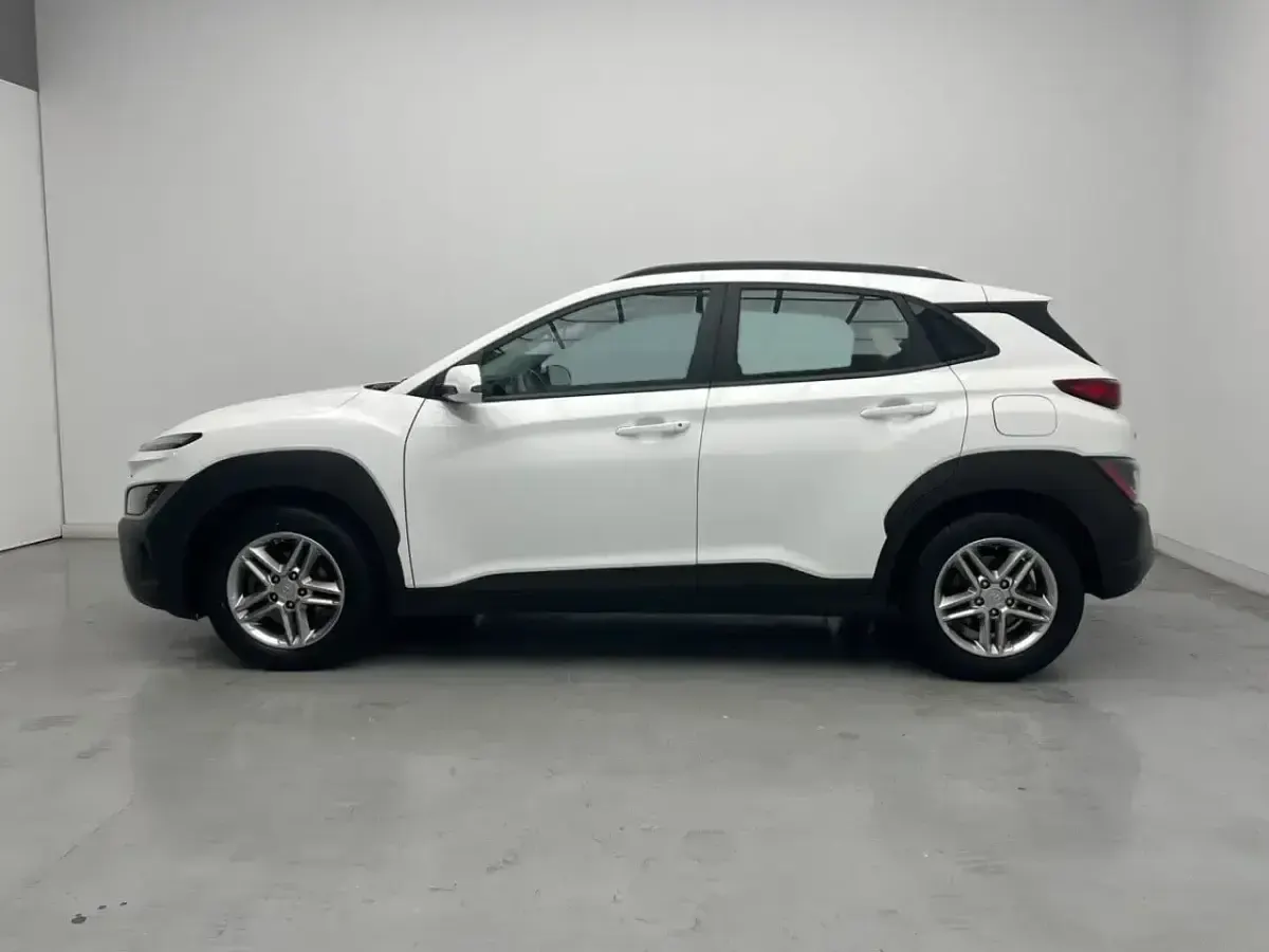 Usado Hyundai Kona 120 CV (88 kW) 2023 Blanco SUV