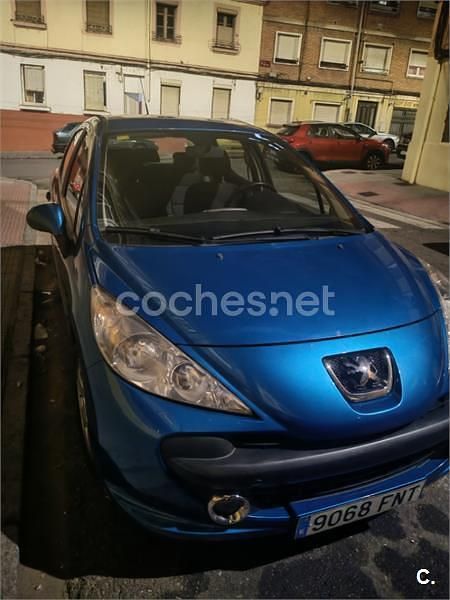 Azul Usado 2007 Peugeot 207 Berlina | 3800 € (Precio justo) - Imagen 1/4
