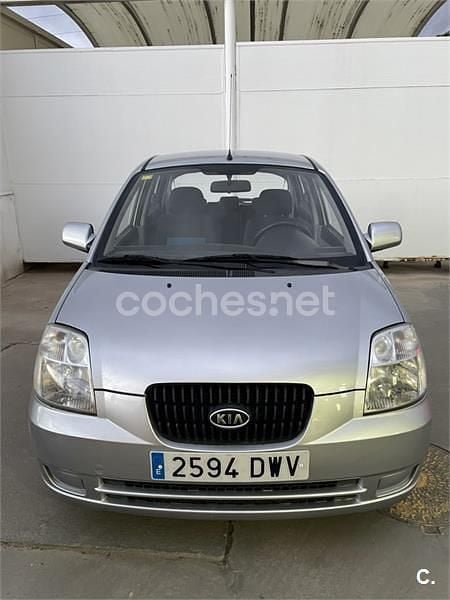 Usado Kia Picanto LX 65 CV (47 kW) 2006 Gris / plata Utilitario
