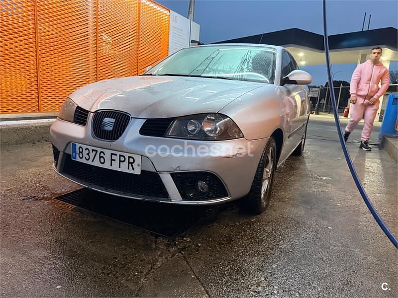 Usado Seat Ibiza 105 CV (77 kW) 2007 Gris / plata Utilitario