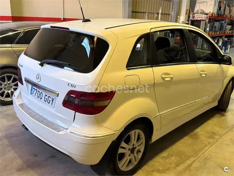 Usado Mercedes B200 140 CV (102 kW) 2008 Blanco Monovolumen