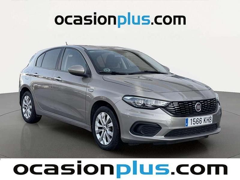 Usado Fiat Tipo Easy 95 CV (69 kW) 2018 Beige Utilitario