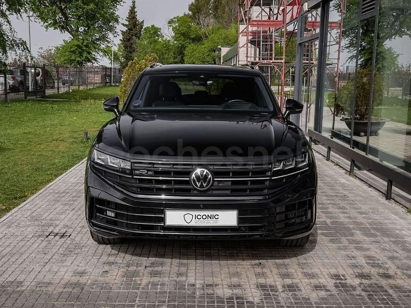 Second-hand VW Touareg Elegance 381 CP (280 kW) 2023 Negru SUV