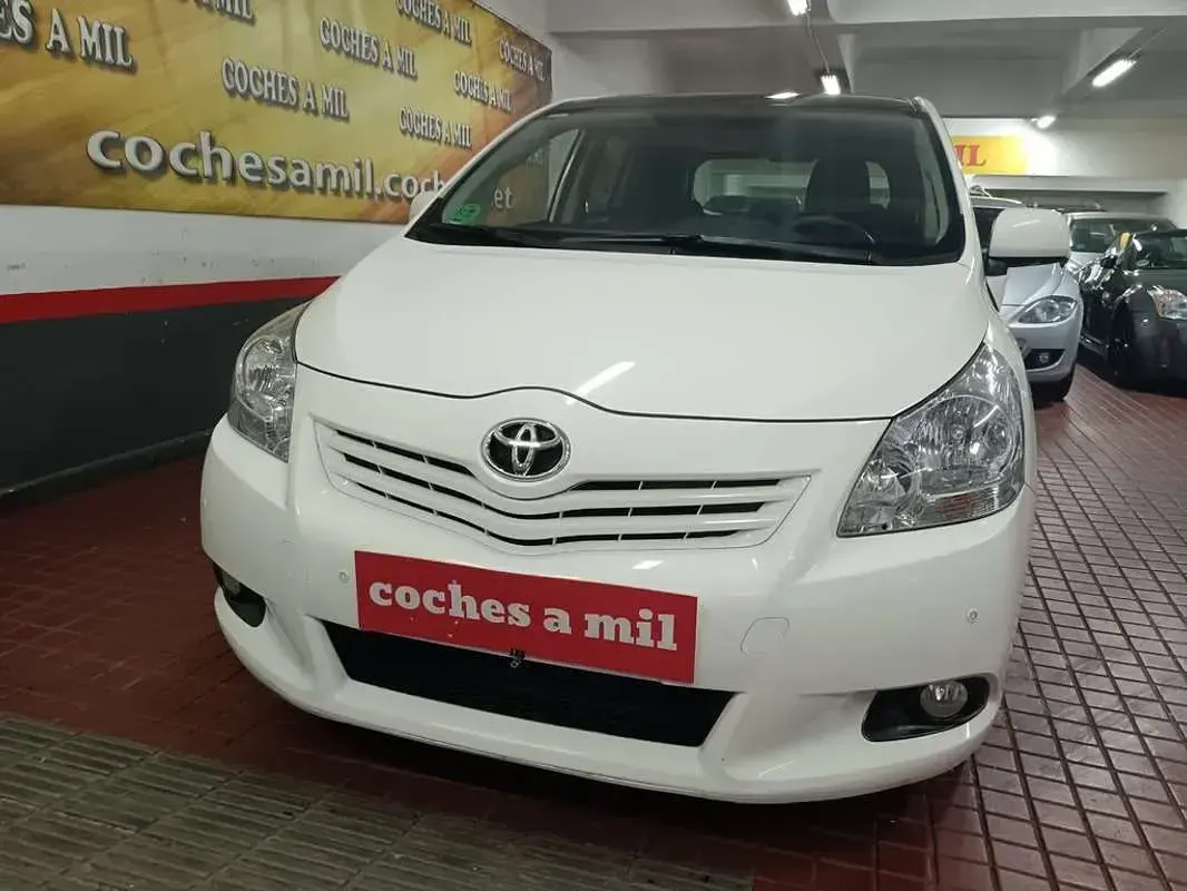 Usado Toyota Verso Active 132 CV (97 kW) 2011 Blanco Monovolumen