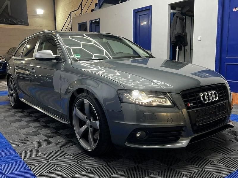 Usado Audi S4 333 CV (244 kW) 2011 Gris / plata Familiar