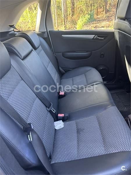 Usado Mercedes B180 Edition 109 CV (80 kW) 2009 Gris / plata Monovolumen
