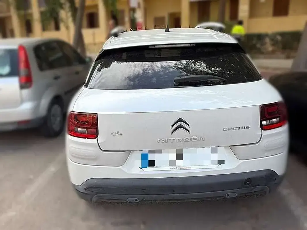 Usado Citroën C4 Cactus Feel 110 CV (80 kW) 2017 Blanco Utilitario