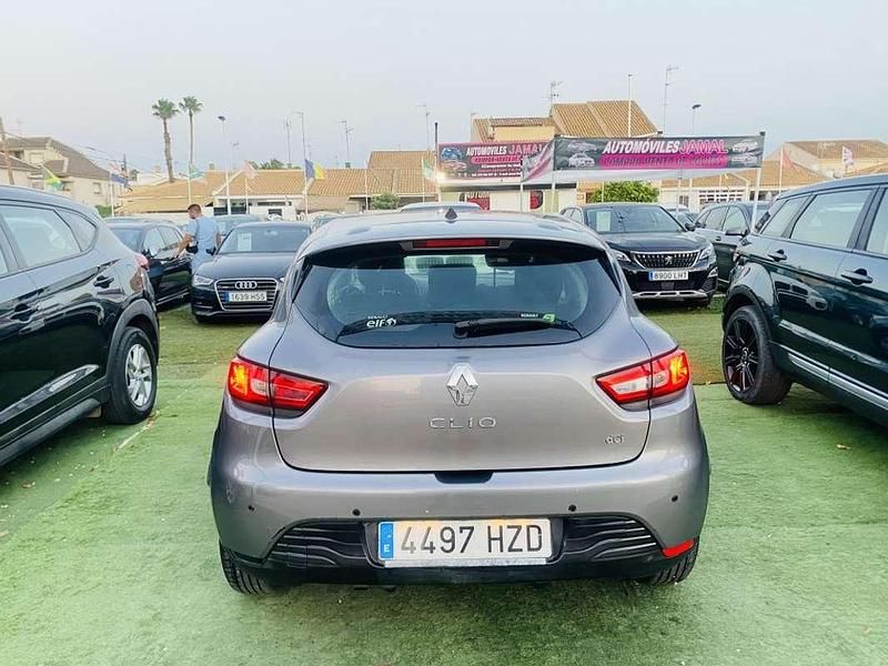 Usado Renault Clio Collection 75 CV (55 kW) 2014 Gris Utilitario
