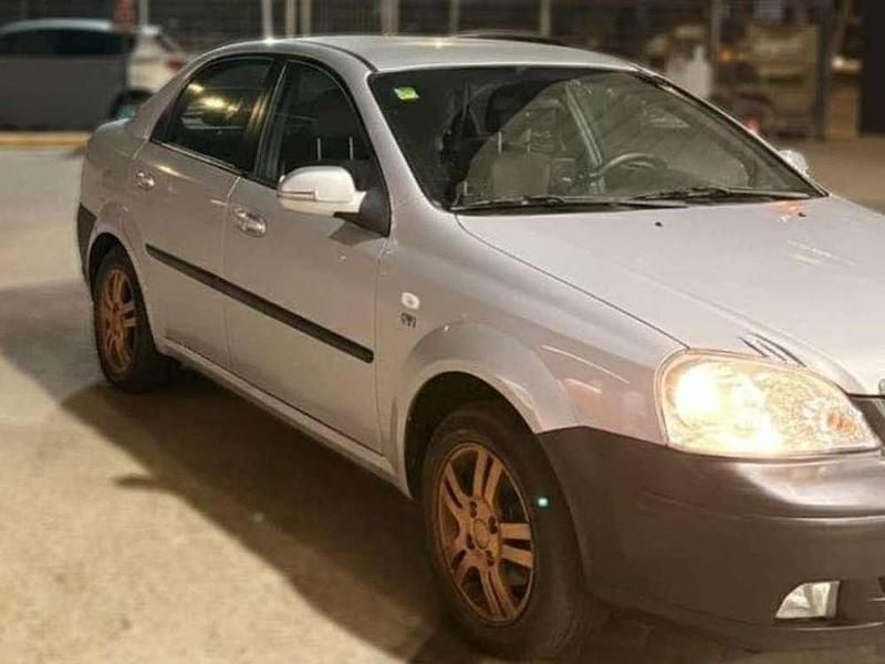 Usado Chevrolet Nubira CDX 121 CV (88 kW) 2006 Gris Berlina
