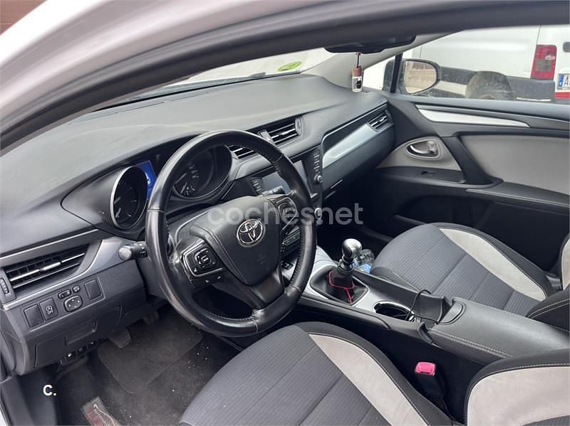 Käytetty Toyota Avensis Business Edition 143 HP (105 kW) 2017 Valkoinen Farmari