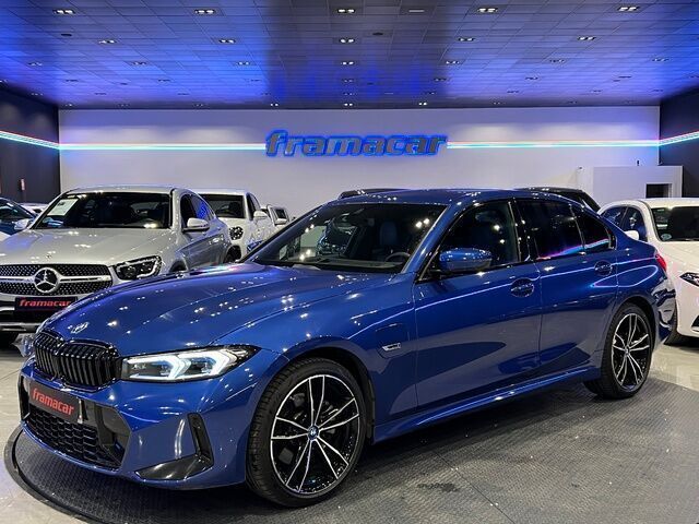 Azul Usado 2023 BMW 330e Comfort Edition Berlina | 44.900 € (Caro) - Imagen 1/4