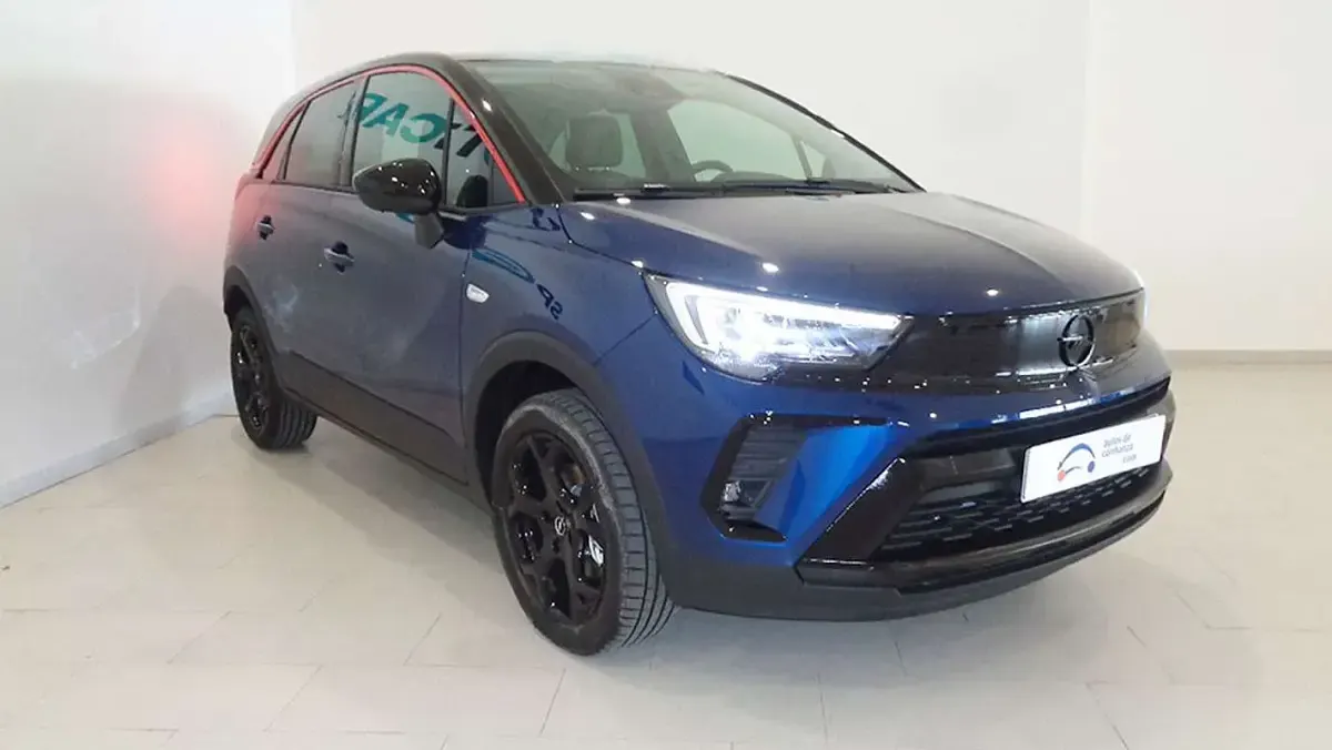 Usado Opel Crossland GS Line 110 CV (80 kW) 2022 Rojo SUV