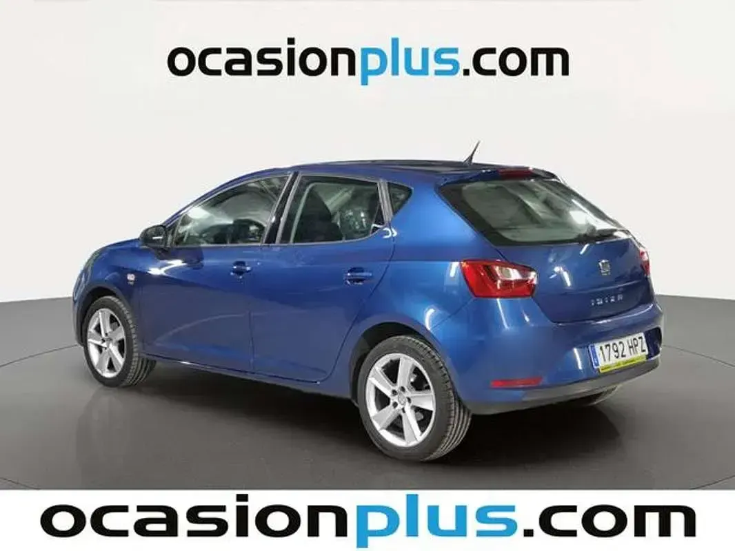 Usado Seat Ibiza Style 105 CV (77 kW) 2013 Azul Utilitario