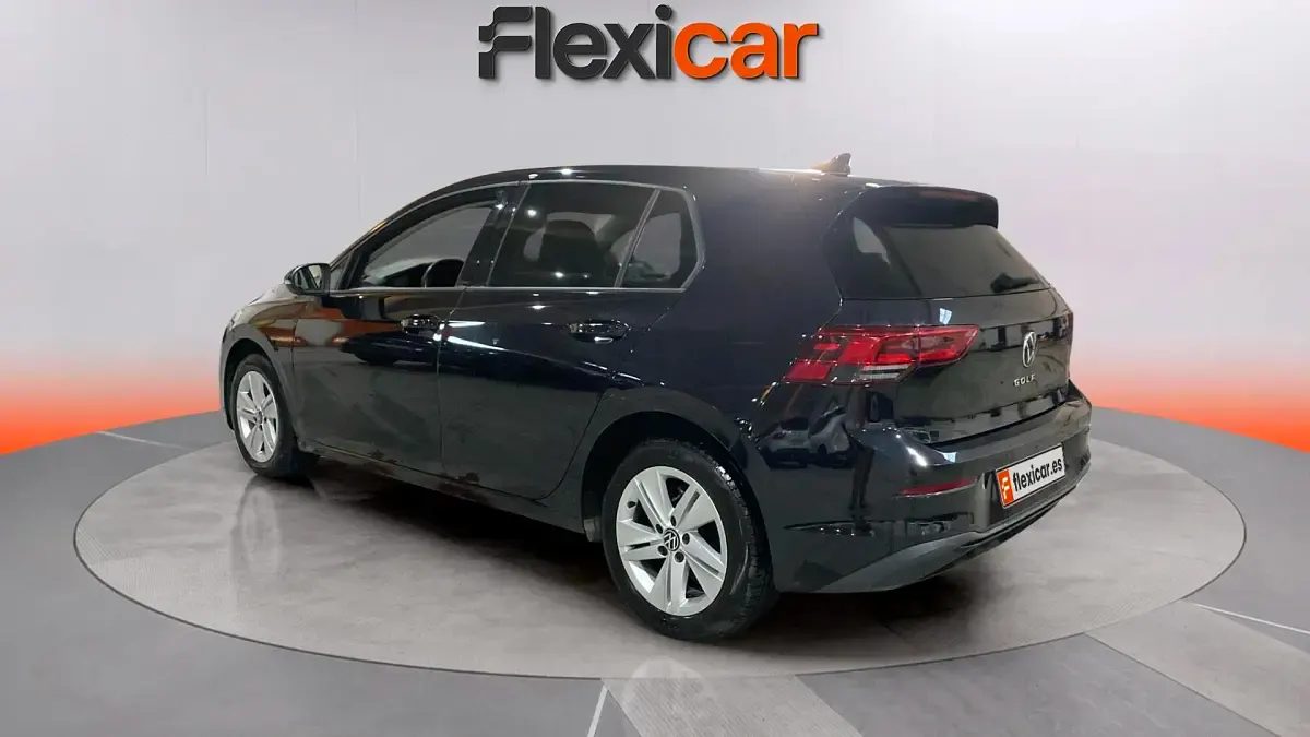 Usado VW Golf VIII 116 CV (85 kW) 2021 Negro Utilitario