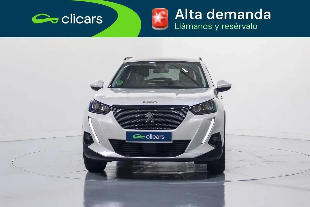Usado Peugeot 2008 Allure 110 CV (80 kW) 2021 Blanco SUV