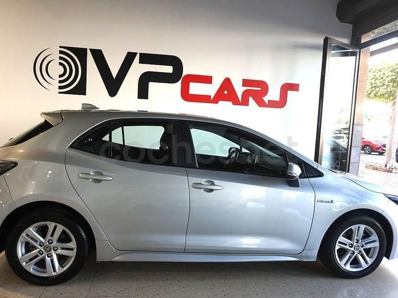 Usado Toyota Corolla Active 122 CV (89 kW) 2021 Gris / plata Berlina