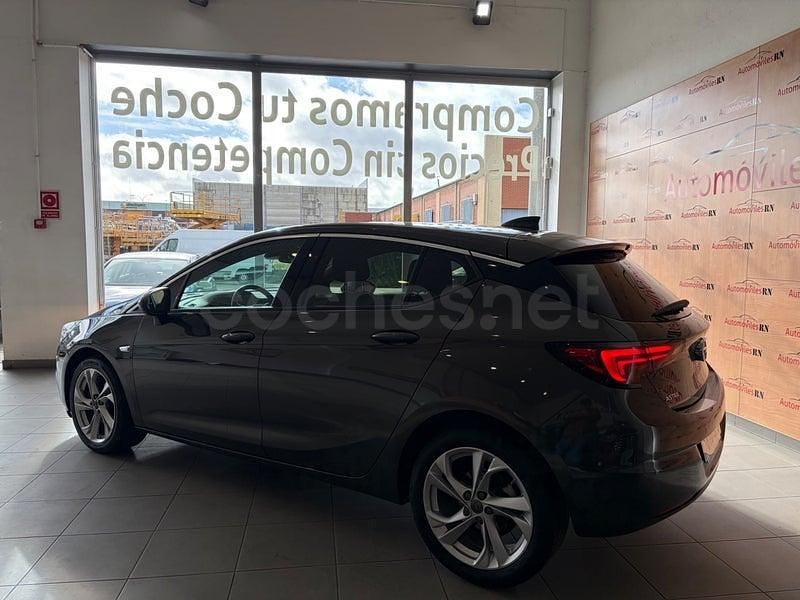 Usado Opel Astra Dynamic 110 CV (80 kW) 2016 Gris / plata Berlina