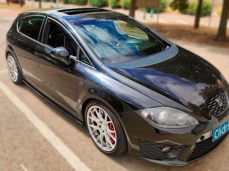 Usado Seat Leon CUPRA 241 CV (177 kW) 2011 Negro Utilitario