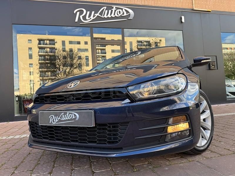 Begagnad VW Scirocco R-line 150 HK (110 kW) 2015 Blå Sportkupé