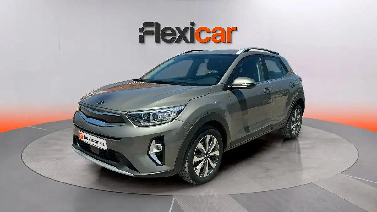 Usado Kia Stonic 120 CV (88 kW) 2020 Gris SUV