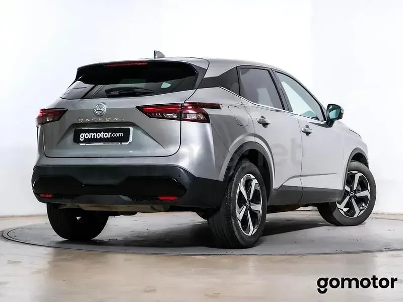 Usado Nissan Qashqai N-Connecta 140 CV (102 kW) 2024 Gris / plata SUV