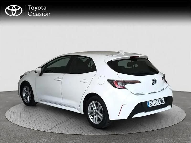 Begagnad Toyota Corolla Active 122 HK (89 kW) 2022 Vit Minibuss