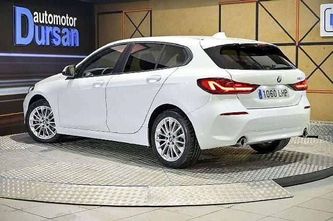 Usado BMW 118 Comfort Edition 150 CV (110 kW) 2020 Blanco Utilitario