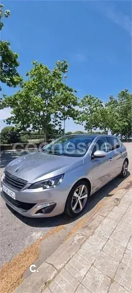 Usado Peugeot 308 Allure 130 CV (95 kW) 2014 Gris / plata Berlina