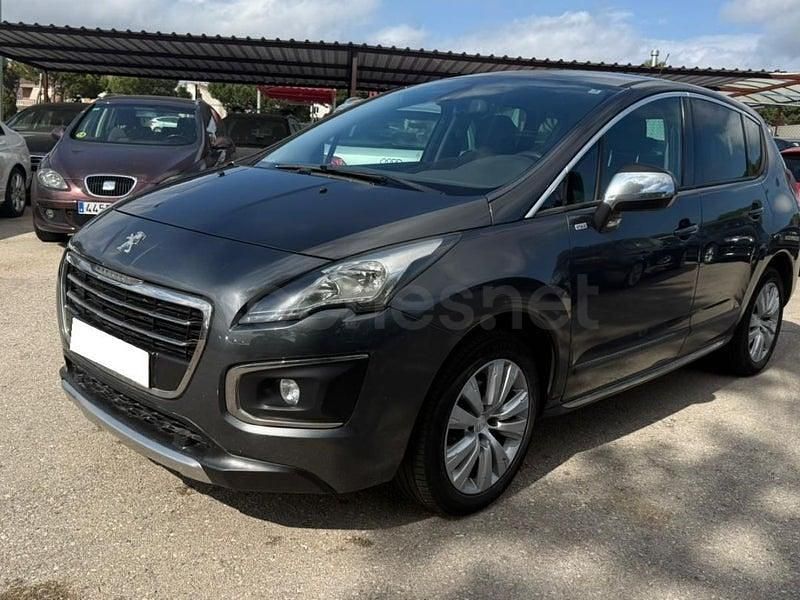 Usado Peugeot 3008 Allure 120 CV (88 kW) 2015 Gris / plata Familiar