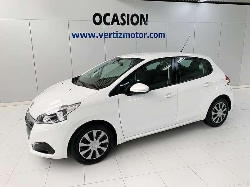 Blanco Usado 2018 Peugeot 208 Active Utilitario | 11.700 € (Caro) - Imagen 1/4