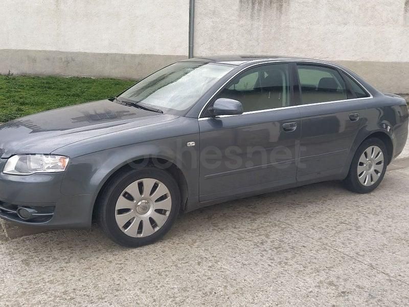 Usado Audi A4 140 HP (102 kW) 2006 Cinzento Sedan