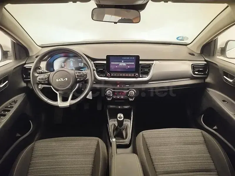 Usado Kia Stonic 100 CV (73 kW) 2025 Blanco SUV