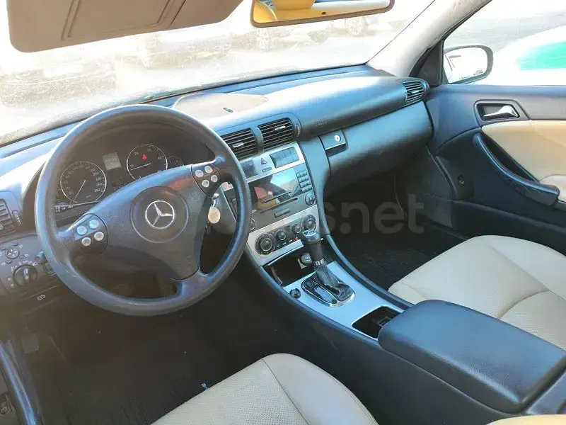 Usado Mercedes C220 Sport Edition 150 CV (110 kW) 2007 Negro Berlina