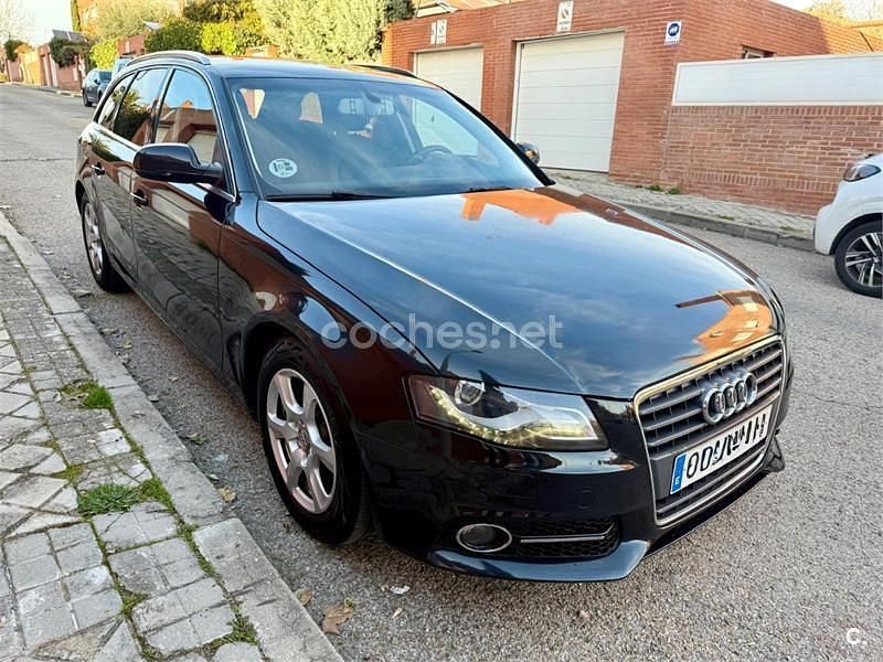 Usado Audi A4 170 CV (125 kW) 2011 Negro Familiar