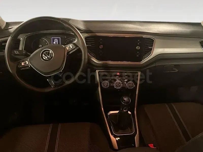 Usado VW T-Roc Advance 110 CV (80 kW) 2021 Negro SUV