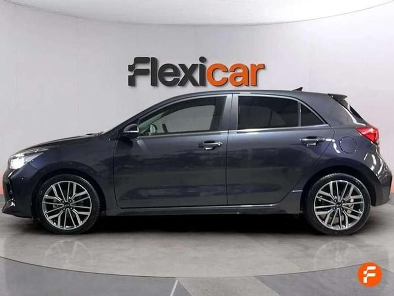 Usado Kia Rio GT-Line 120 CV (88 kW) 2020 Gris Berlina