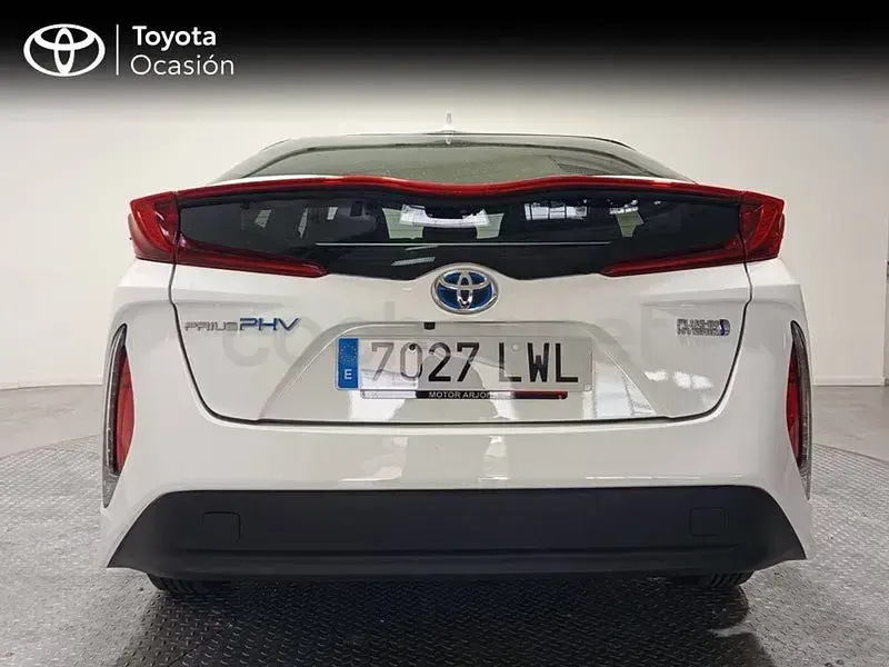 Usado Toyota Prius Advance 122 CV (89 kW) 2022 Blanco Utilitario