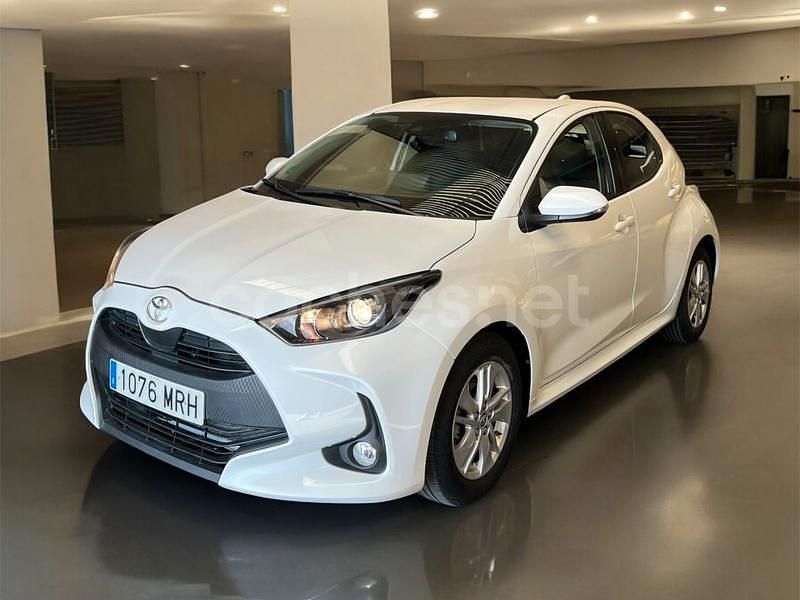 Usado Toyota Yaris 125 CV (91 kW) 2024 Blanco Berlina