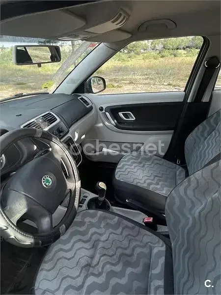 Usado Skoda Fabia 70 CV (51 kW) 2007 Beige Berlina