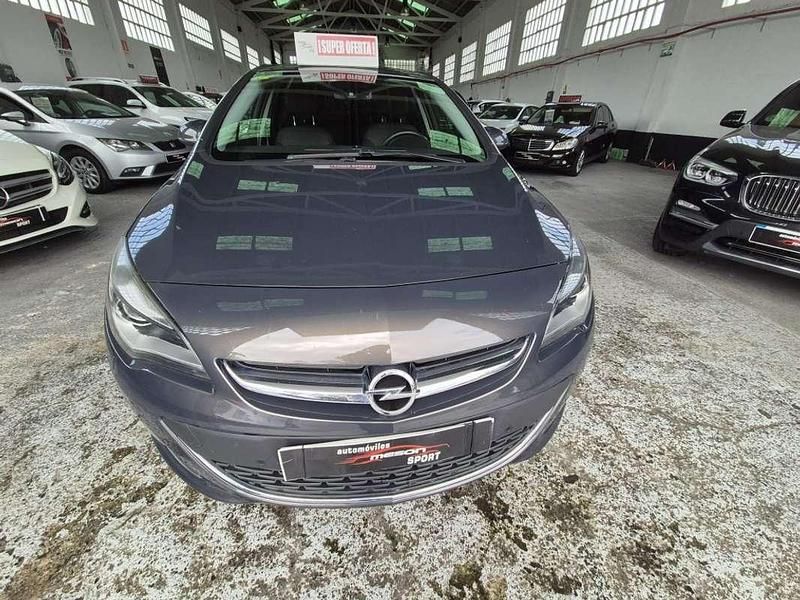 Marrón Usado 2014 Opel Astra Selective Berlina | 7490 € (Precio justo) - Imagen 1/4
