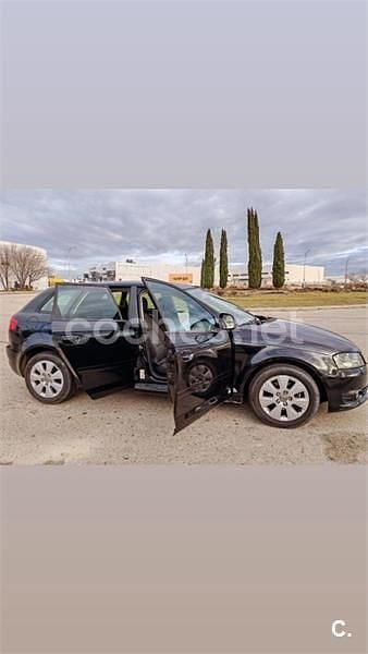 Usado Audi A3 Ambiente 140 CV (102 kW) 2010 Negro Utilitario