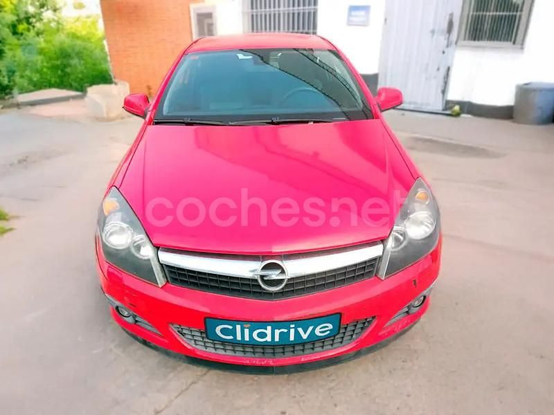 Usado Opel Astra Cosmo 110 CV (80 kW) 2009 Rojo Berlina